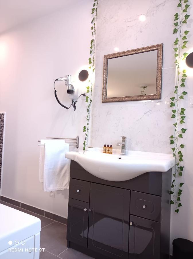Les Suites Fenelon Le Cateau-Cambresis Bagian luar foto
