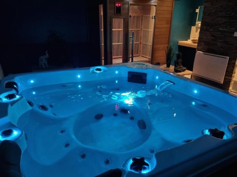 Les Suites Fenelon Le Cateau-Cambresis Bagian luar foto
